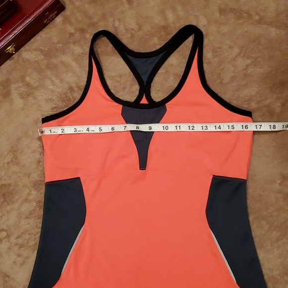 UNDER ARMOUR women's size LG semi fitted tank top - Picture 6 of 9